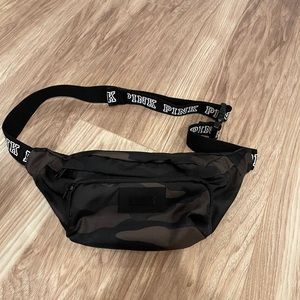 VS PINK Camo Large Belt Bag